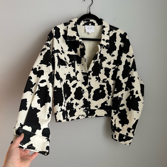 Le Lis Jackets & Blazers - LE LIS Collection Cow Print Denim Jacket Size Large